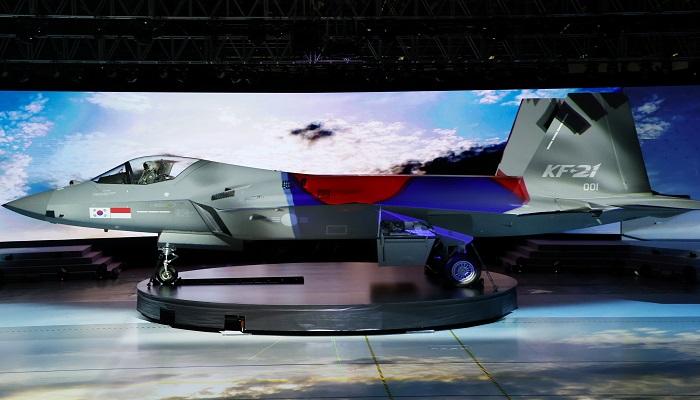 كوريا الجنوبية تكشف عن نموذج أول مقاتلة محلية الصنع