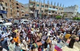 لليوم الثاني أبناء تعز يتظاهرون