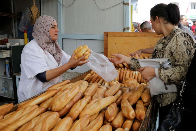 المنظمات الشغيلة تصعب على الحكومة التونسية التفاوض مع صندوق النقد الدولي