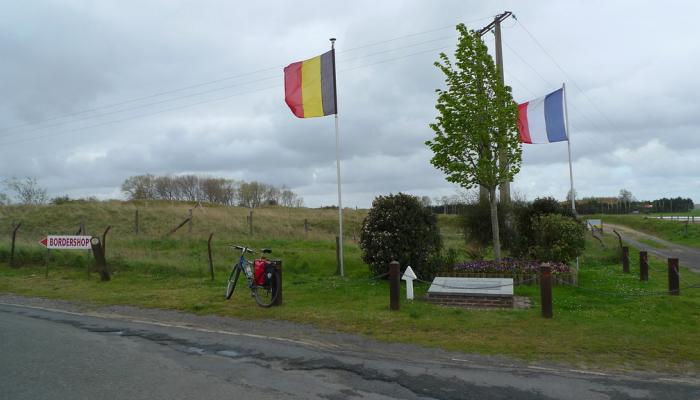 سبب حجرة تعديل الحدود بين فرنسا وبلجيكا