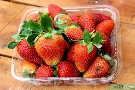 الفراولة ليست مفيدة للجميع ..فمن هي الفئات التي يجب تمتنع عن تناولها ؟