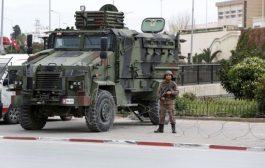 الجدل يتصاعد حول دخول العسكريين عالم السياسة في تونس