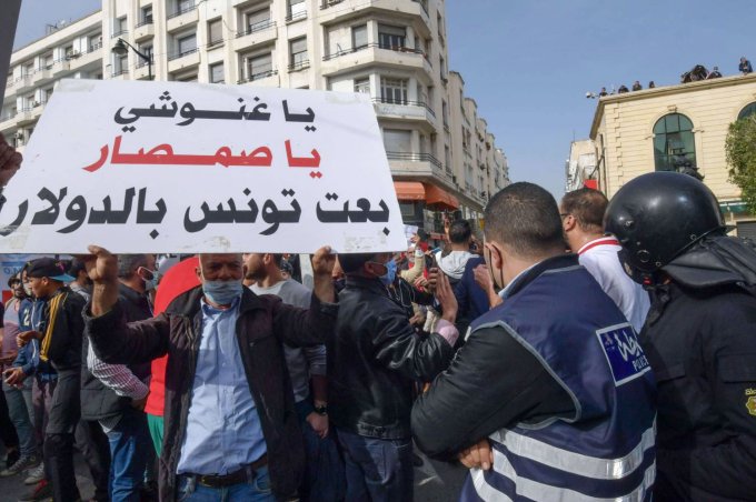 مواقف تونسية متناقضة من الإسلام السياسي: احتفاء بحماس وعداء للنهضة