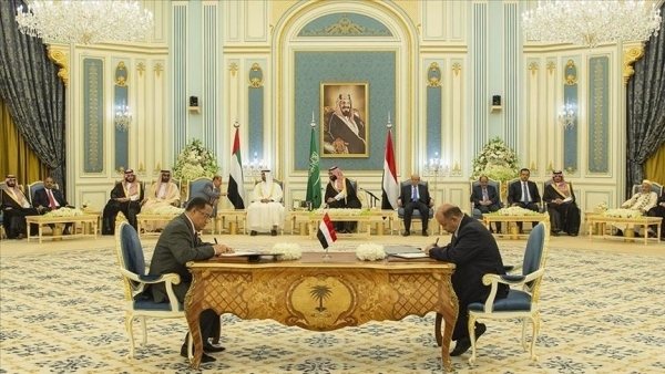 مصادر دبلوماسية : رئيس الوزراء يوجه بعض الوزراء بالعودة إلى عدن