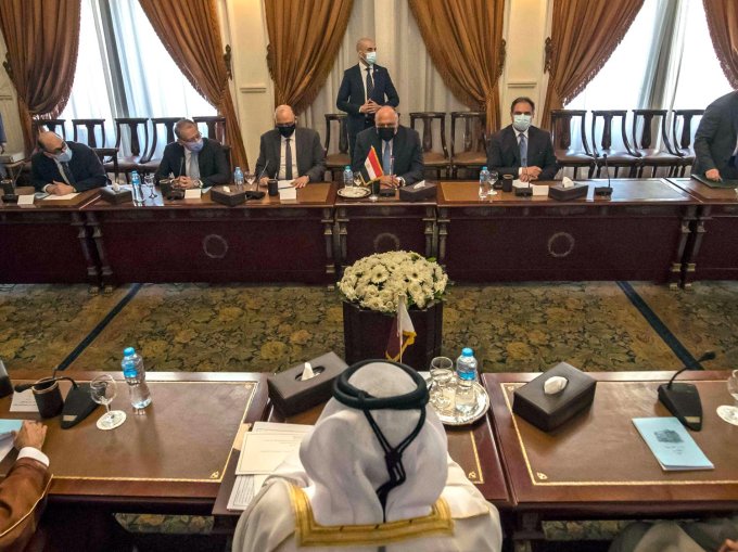 خطى القاهرة السياسية صوب الدوحة أسرع منها إلى أنقرة