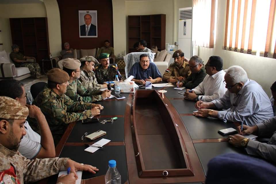 مدير أمن عدن يترأس اجتماعاً هاماً بقيادة الأجهزة الأمنية بالعاصمة.