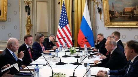 بعد قمة مصغرة استمرت ساعتين.. انطلاق محادثات روسية-أمريكية موسعة في جنيف