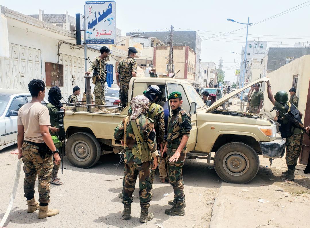 قوات الحزام الأمني تواصل تنفيذ الحملة الأمنية الشاملة في عدن لليوم الثالث 