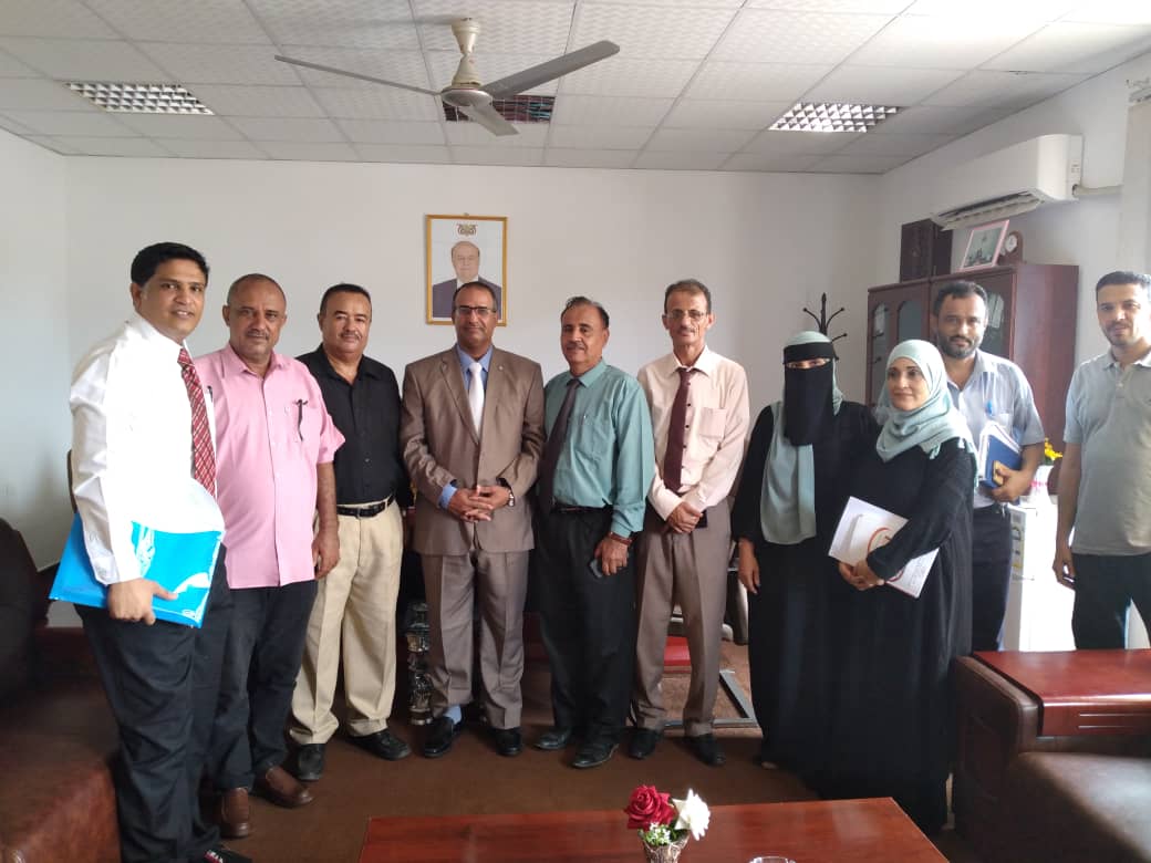 الوزير الزعوري يرأس إجتماعا للجنة العلمية للمركز اليمني ..والبدء بتنفيذ الدراسات العلمية