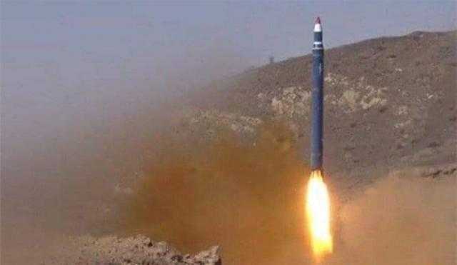 ميليشيا الحوثي تطلق صاروخ باليستي على مأرب