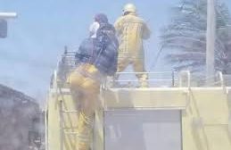 فرق الإطفاء تسيطر على حريقين في سقطرى