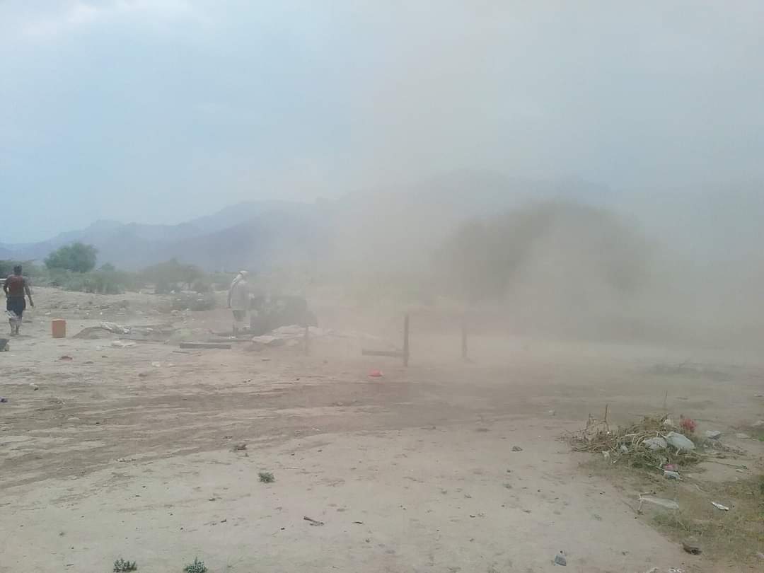 هجوم مدفعي عنيف على مواقع المليشيات الحوثية في جبهة ثره