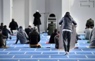 فرنسا تواجه الانفصالية الإسلامية بقوة: إقالة إمامين بسبب خطاب متطرف
