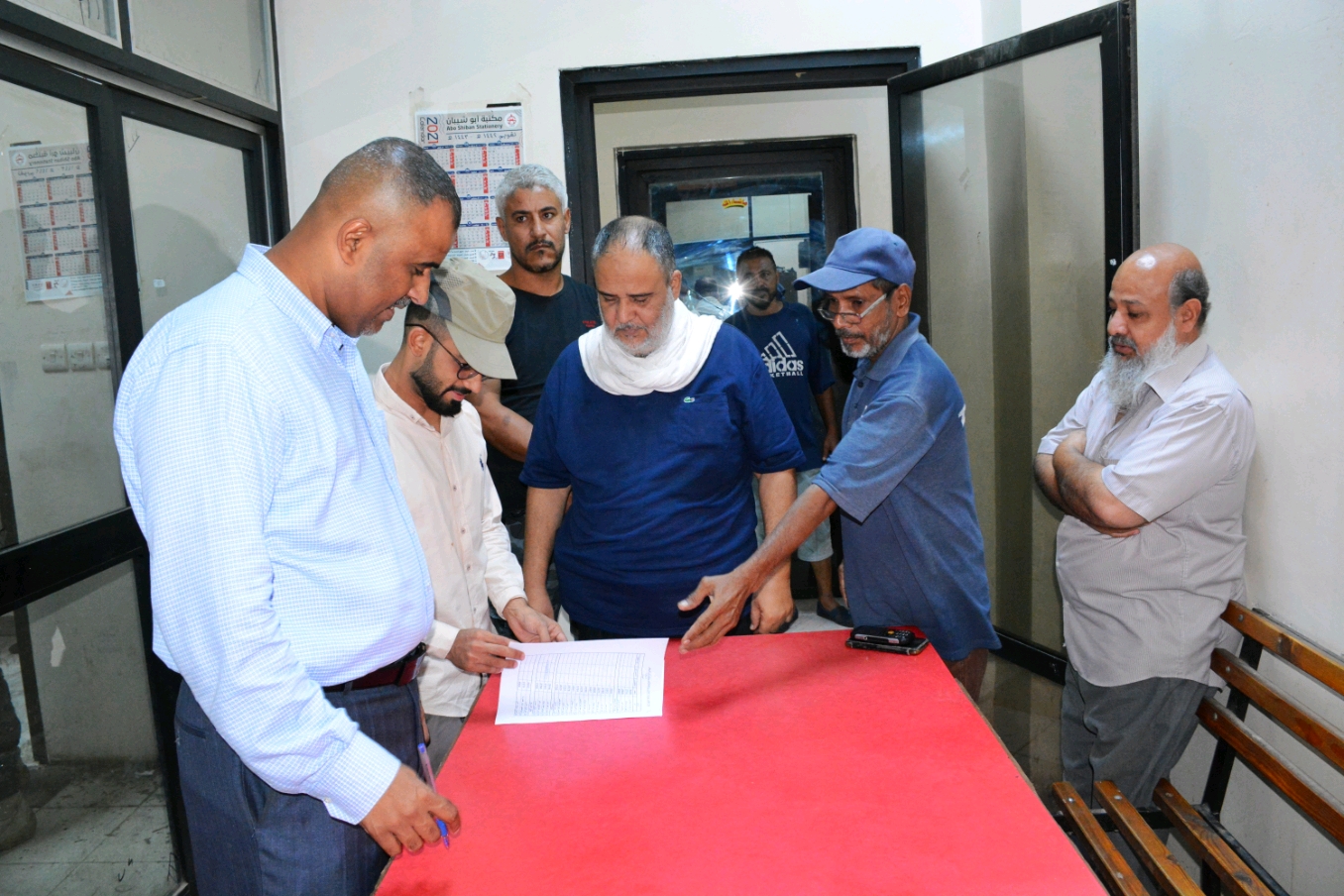 مدير صيرة يتفقد مستوى الإنضباط الوظيفي بالمكاتب التنفيذية بالمديرية