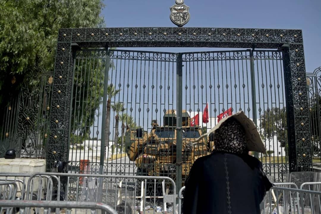 برلمان تونس أمام 3 سيناريوهات بعد تجميده