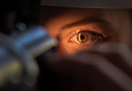 ما هو الأفضل لعلاج إعتام عدسة العين ؟