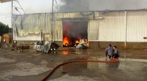 الحوثي من جديد يقصف مجمع اخوان ثابت الصناعي والتجاري