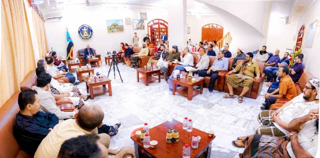 اجتماع بين الزبيدي وجمعية الصرافين في عدن يقر تحديد سعر للصرف
