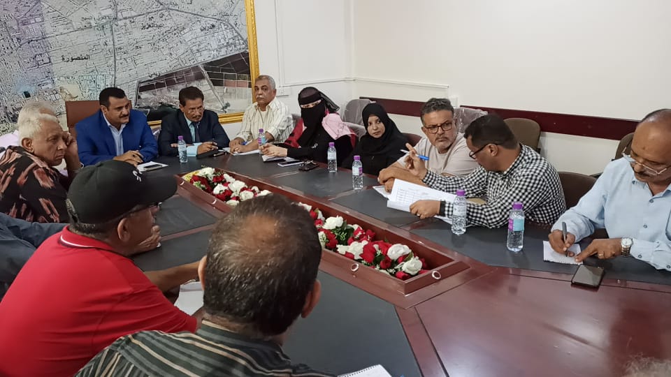 سلطة المنصورة تحذر مدراء المكاتب التنفيذية 