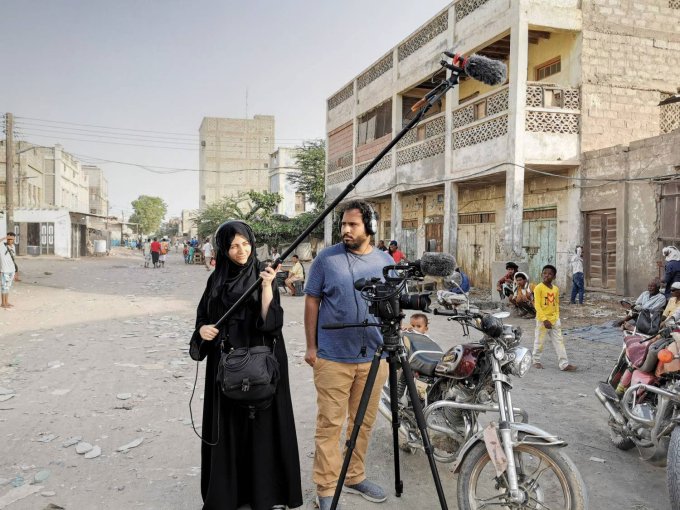 مريم الذبحاني تروي أحلام اليمنيين وطموحاتهم بالكاميرا