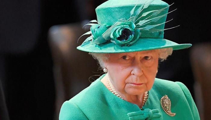 ملكة بريطانيا تخطط لإجراء قانوني ضد 