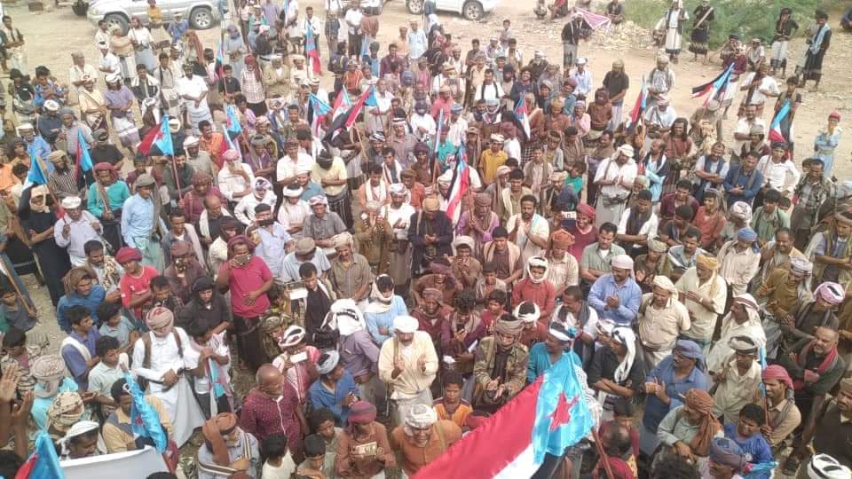 ٧ مديريات تنتفض في شبوة بمظاهرات ضد سلطة المحافظة