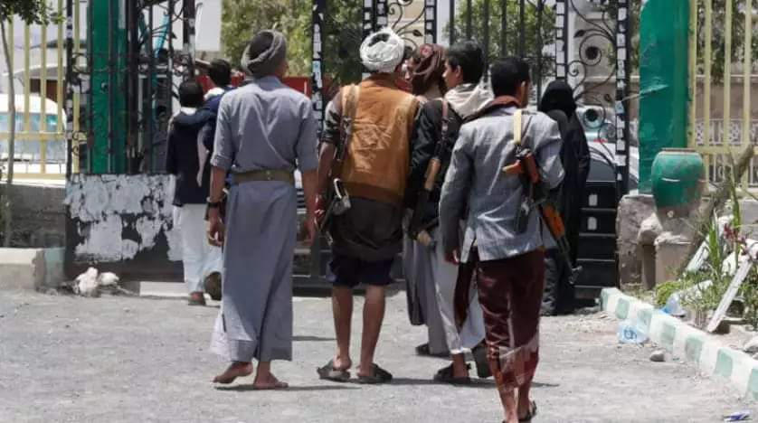 الشرق الاوسط : الحوثيون يستكملون «حوثنة» مطار صنعاء