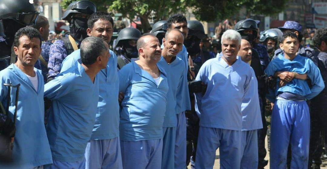 اليوم : مليشيا الحوثي تنفذ الإعدام بميدان التحرير 