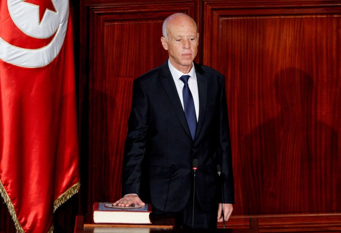 الرئيس التونسي يلمح إلى تعديل الدستور وتشكيل حكومة في أقرب الآجال