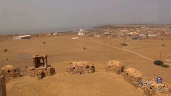 لإنشاء خزانات نفطية ..  مليشيات الحوثي تهجر سكان قرى في الحديدة