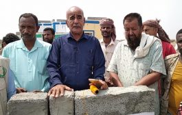 مدير عام مديرية تبن يضع حجر الأساس لبناء مدرسة في منطقة بلحج