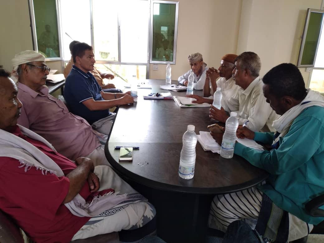 الرياضة تنشط في لحج : مدير مكتب الشباب والرياضة بالمحافظة يلتقي ادارة نادي الطليعة الرياضي الثقافي