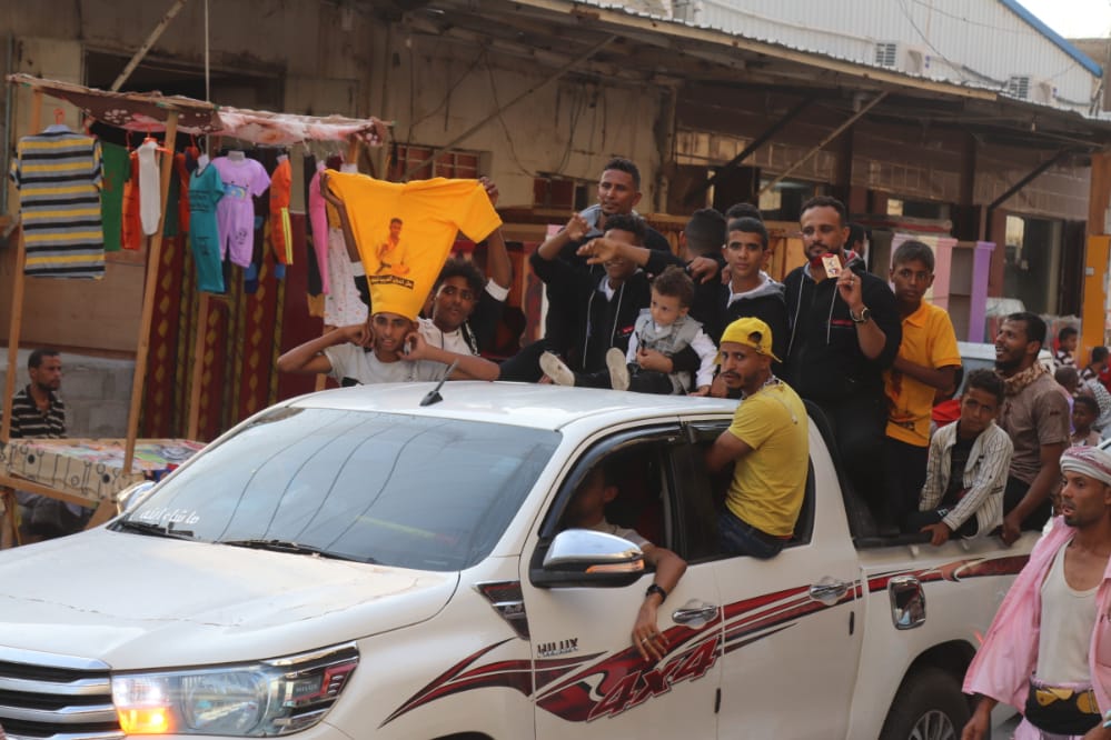 بعد الفوز بالذهبية..جماهير حاشدة في لحج تستقبل ابطال نادي الشرارة