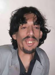 تصفية شاب معاق حركيا أمام والدته بوابل من الرصاص جنوب صنعاء