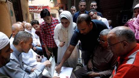 محلل شرعي يكشف عن زواجه 33 مرة والأزهر يرد