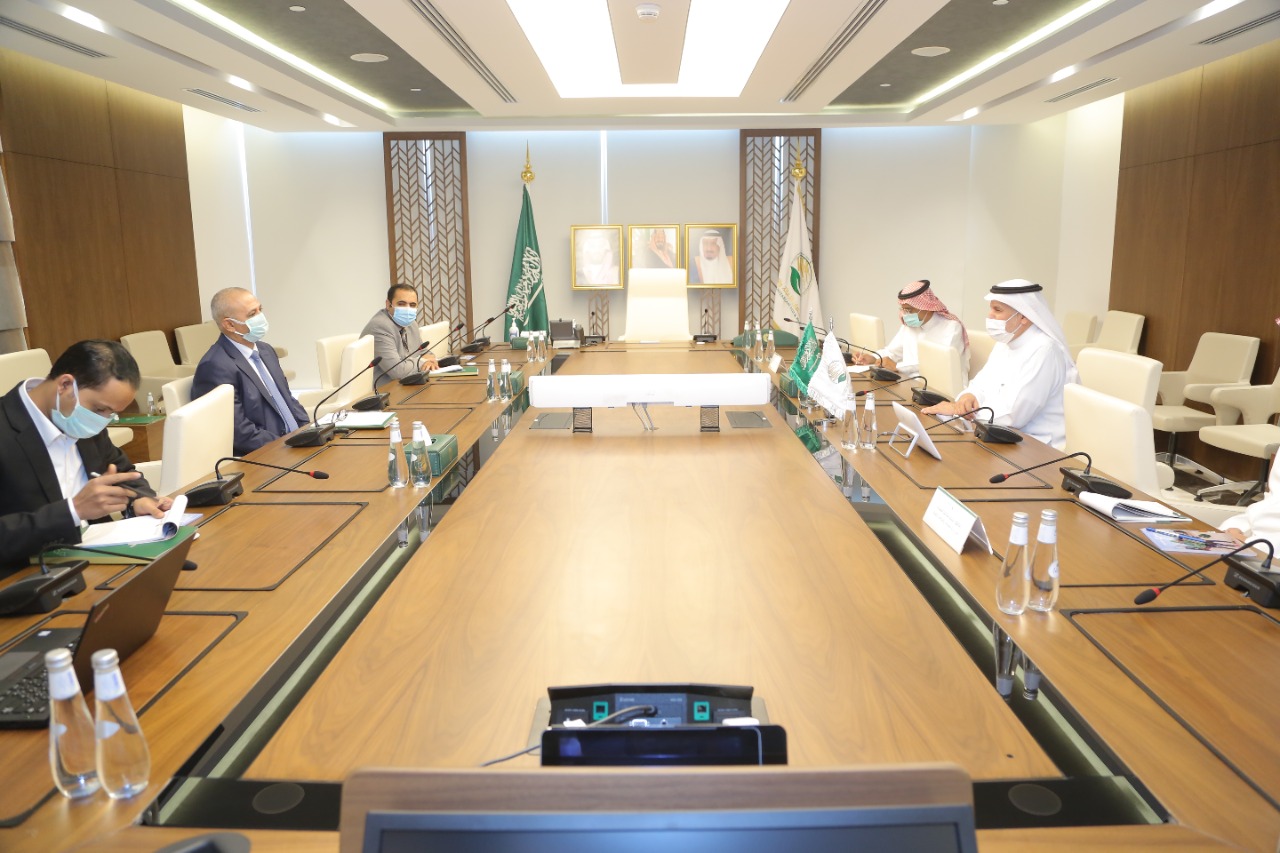 الوزير الشرجبي يناقش مع مستشار الديون الملكي السعودي دعم مركز الملك سلمان لمشاريع المياه