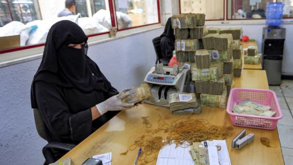 فورين بوليسي: الاقتصاد المشكلة الأكثر إلحاحًا في اليمن لا الحرب