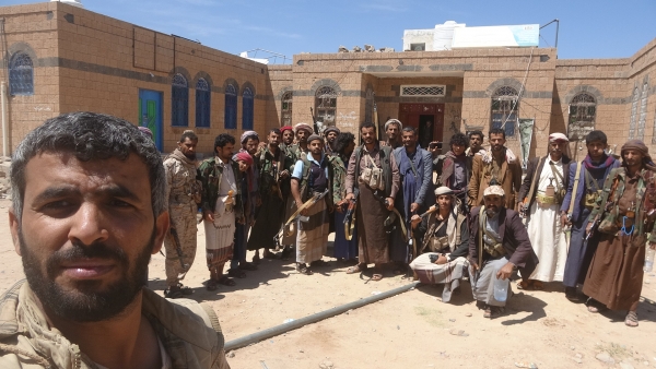 بعد السيطرة عليها ..  جماعة الحوثي بدأت تمارس أعمالاً انتقامية بحق أهالي العبدية