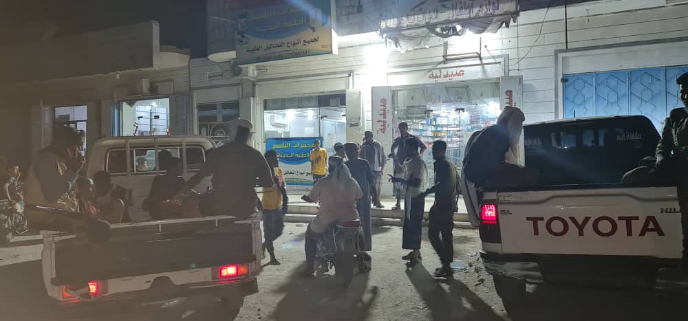 حملة أمنية لتفتيش ومنع الصيدليات التي تبيع الحبوب المخدره في جعار أبين 