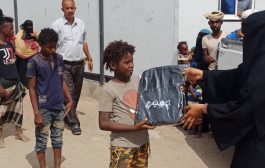 لحج : الوحدة التنفيذية تدشن توزيع ٢٢٠٠ حقيبة دراسية على مخيمات النازحين