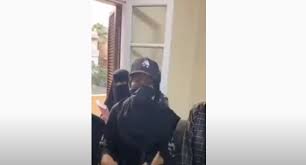 بكاء طالبات يمنيات في مصر: نحن جوعى ..شاهد ذلك 