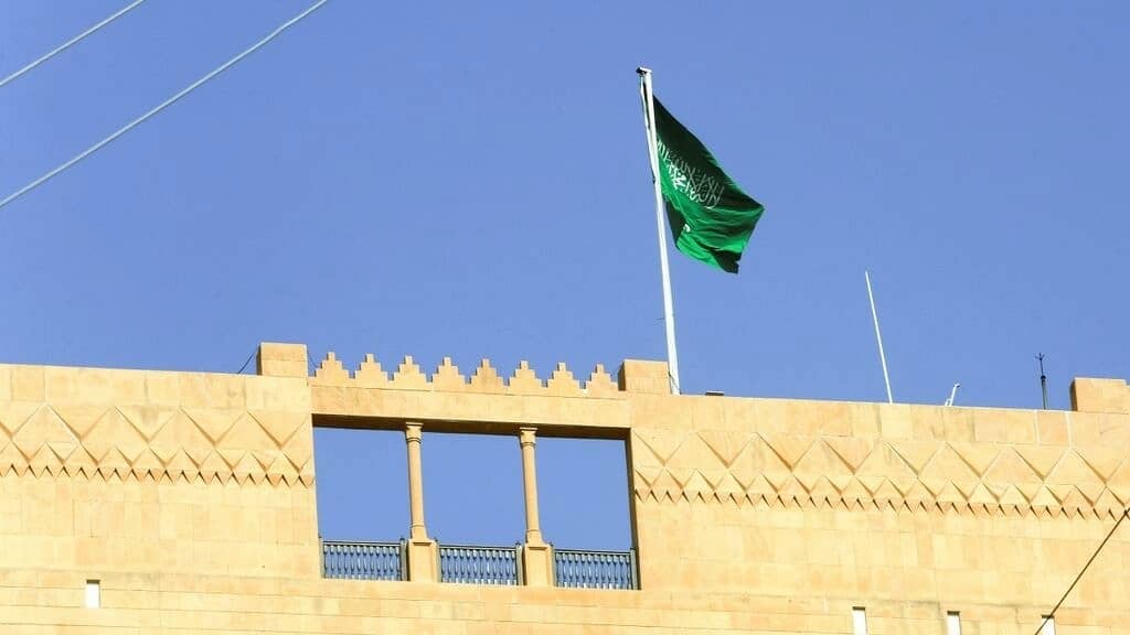 السعودية تعتبر أن خلفية الأزمة الدبلوماسية مع لبنان هي 