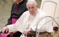 البابا فرنسيس يعين أول امرأة لرئاسة حاكمية الفاتيكان