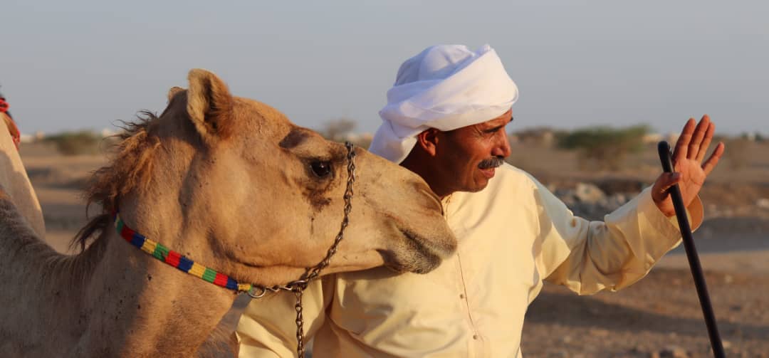 الرحالة اليمني احمد القاسمي يحط رحاله بالقاهرة ويسعى لإقامة معرض للصور 