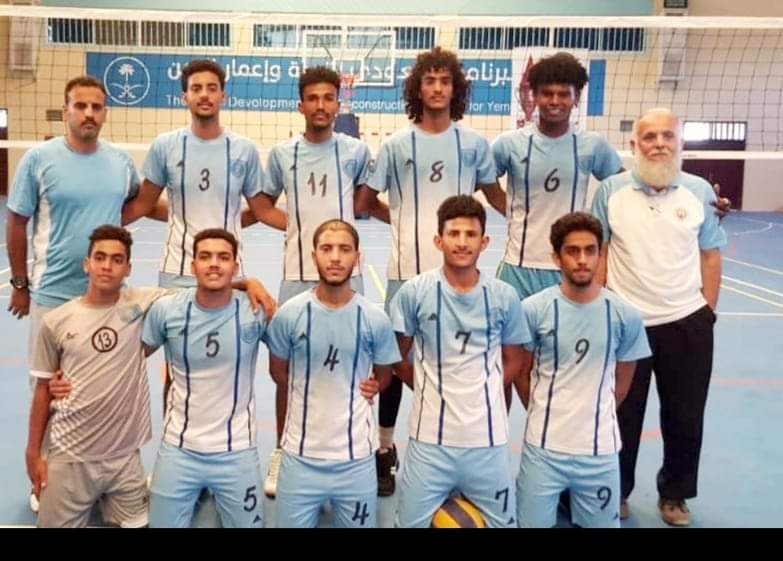 الميناء يفوز بصعوبة على المنصورة والروضة يكتسح النصر في دوري الكرة الطائرة بعدن