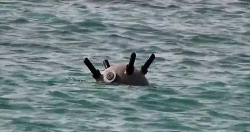 الحوثيون يتحدون العالم وينشرون ألغام إيرانية بالبحر الأحمر