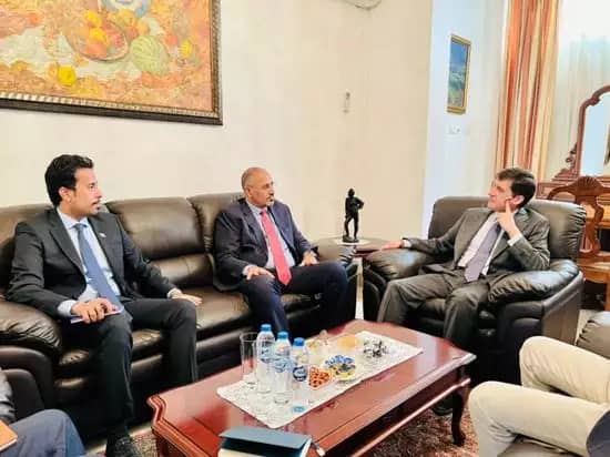 الزبيدي وزابيروف يبحثا مستجدات الأوضاع السياسية والاقتصادية والعسكرية