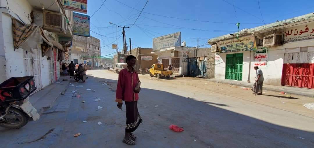 بسبب الحوثي : عصيان مدني يشل الحركة في بيحان'