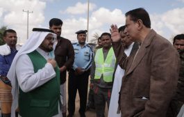 بدعم السعودية : محافظ المهرة يدشن مشروع إعادة تأهيل شوارع مدينة الغيضة 