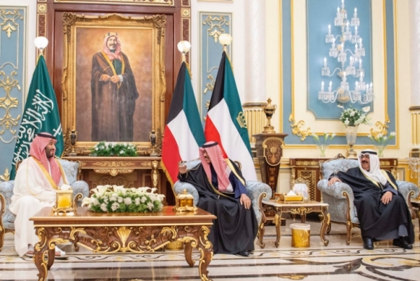 السعودية والكويت يؤكدان مواصلة جهودهما لإيجاد حل سياسي شامل للأزمة اليمنية